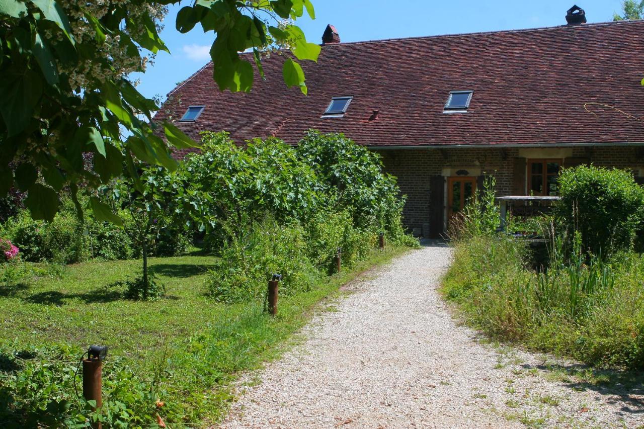 Ecolieu Le Chant Du Temps Bed and Breakfast Saint-Usuge Esterno foto